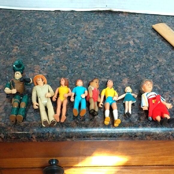 Vintage Colorful Kids Action Figures Set Of 8 - Picture 1 of 3